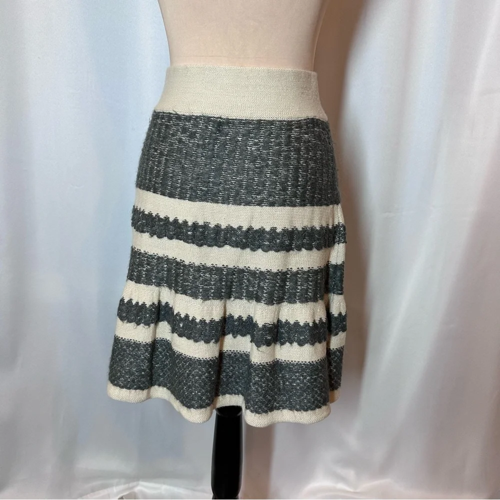 NWOT Cambridge‎ Dry Goods Skirt SZ M Knit Acrylic Wool Mohair Ivory Gray Flare